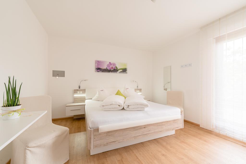 Doppelzimmer mit Balkon